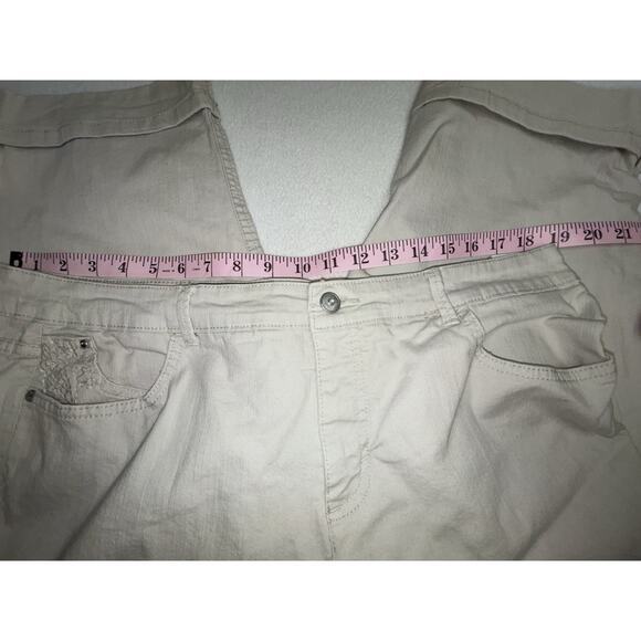 Gloria Vanderbilt Capris Womans 16 Tan Aiden Skimmer Stretch Bling Embroidery - Picture 5 of 11